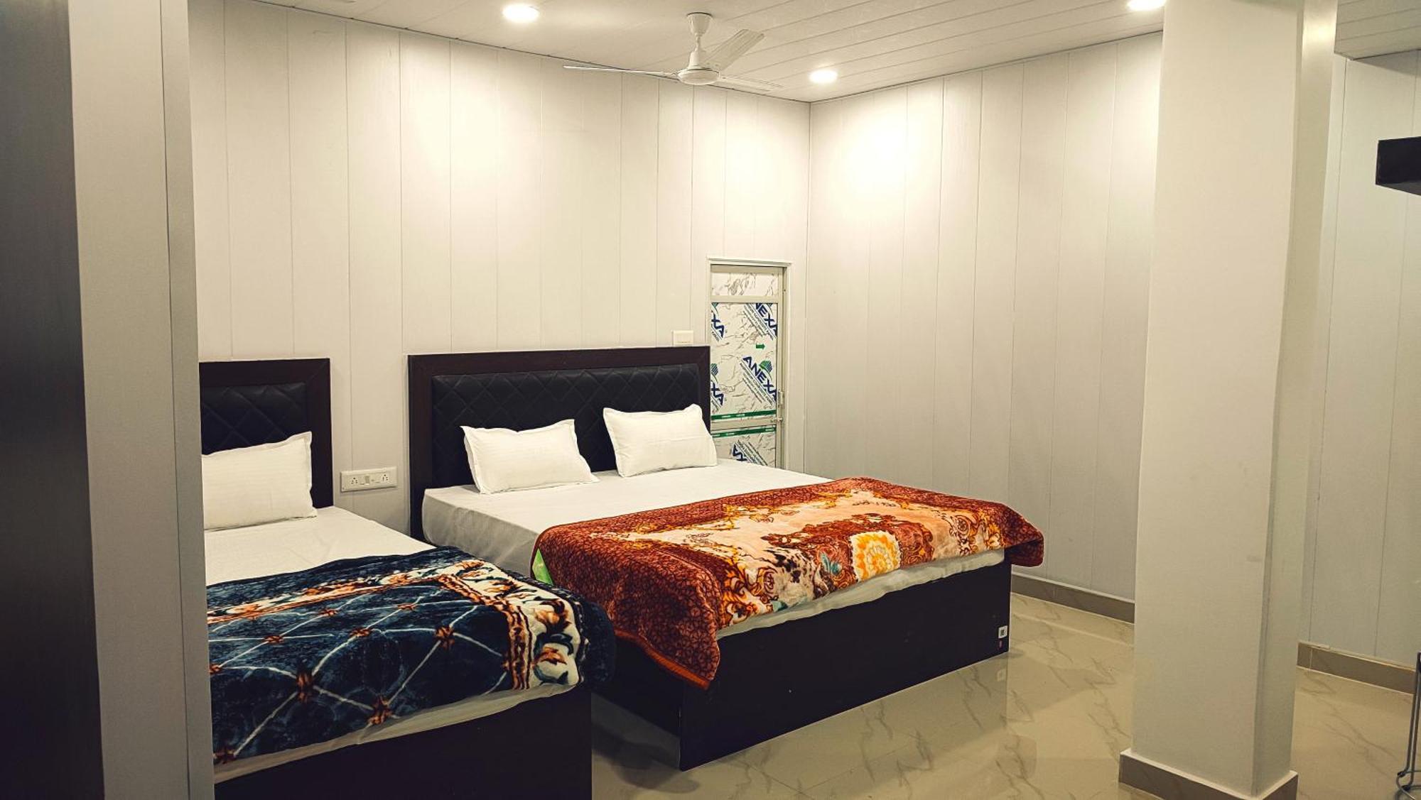 Taj Plaza Paying Guest House - Varanasi — Photos 2